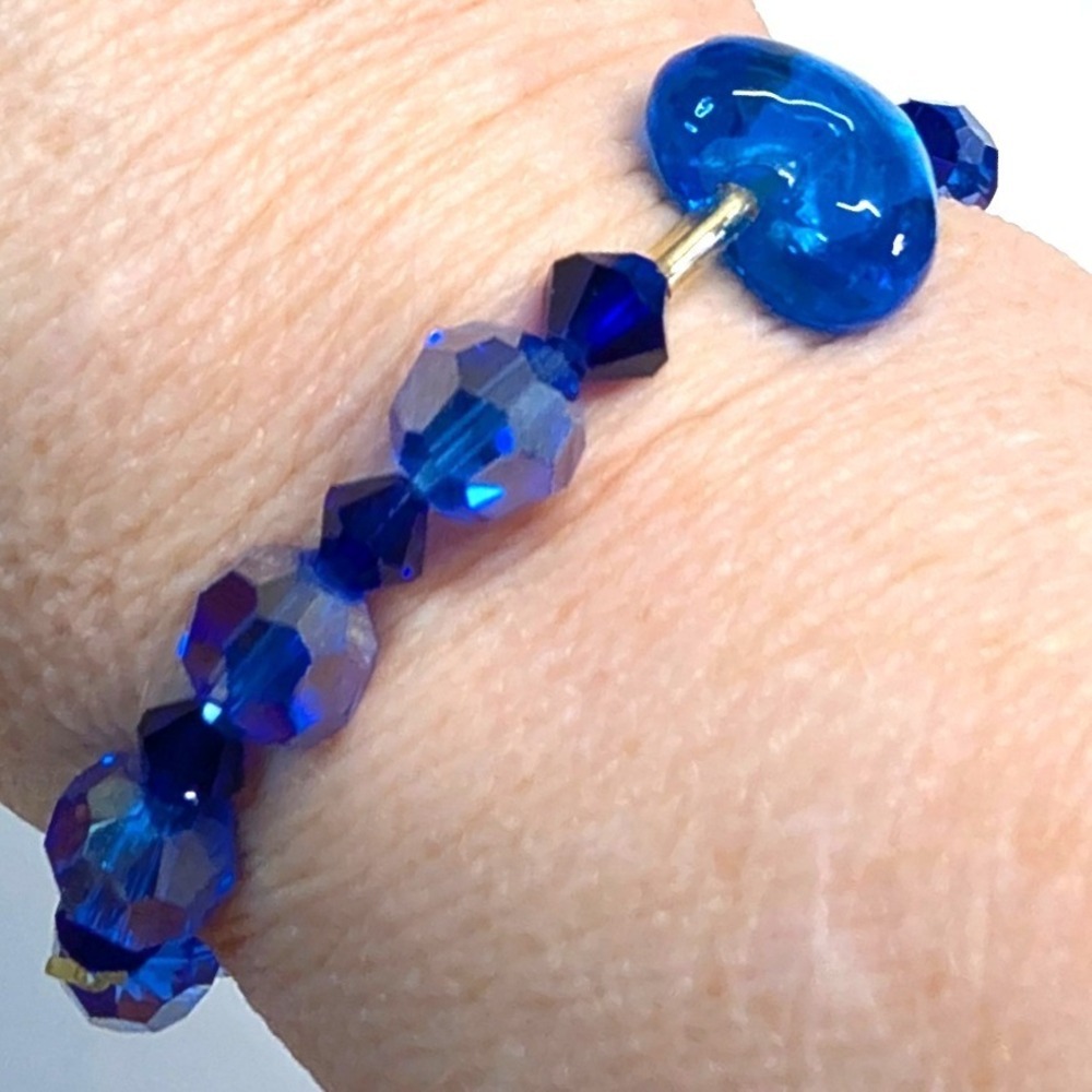 Vintage Beaded Bracelet Cold Cobalt Blue Faceted Glass Heart Stretch Sparkly